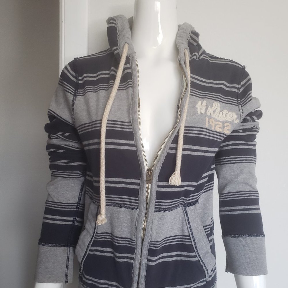 Hollister Gray Sweater (S/M)